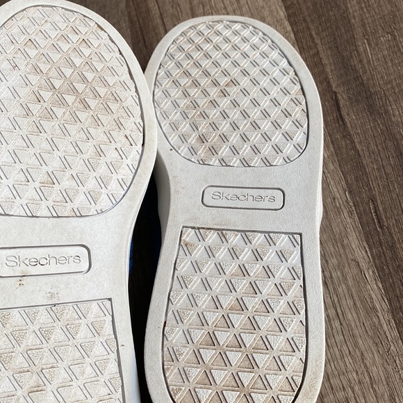 Skechers air cooled Memory Foam shoes size 2.5 - Picture 10 of 12